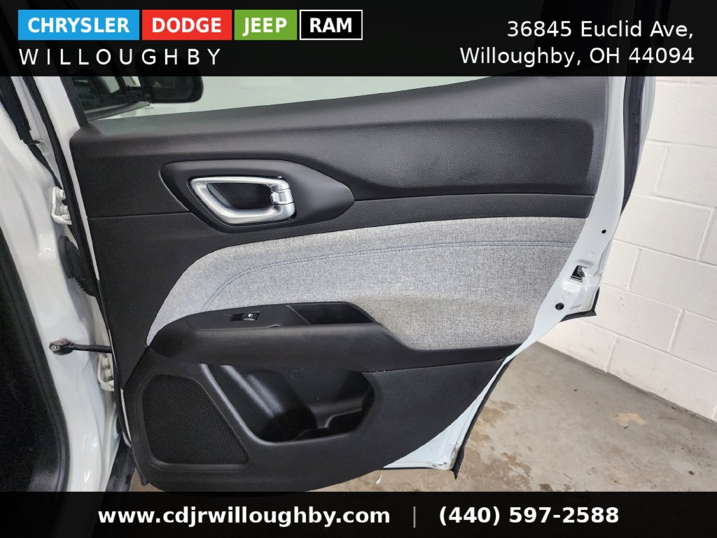 Used 2024 Jeep Compass Latitude AWD/4WD image 29