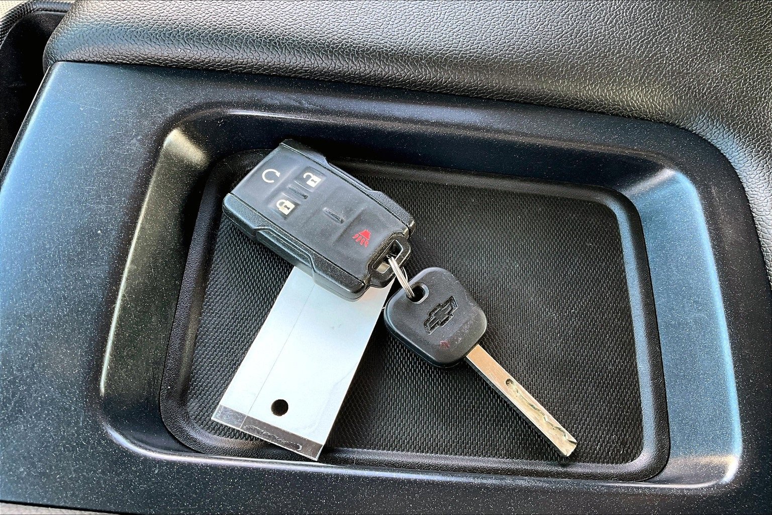 Used 2018 Chevrolet Silverado 1500 LT w/ Texas Edition image 8