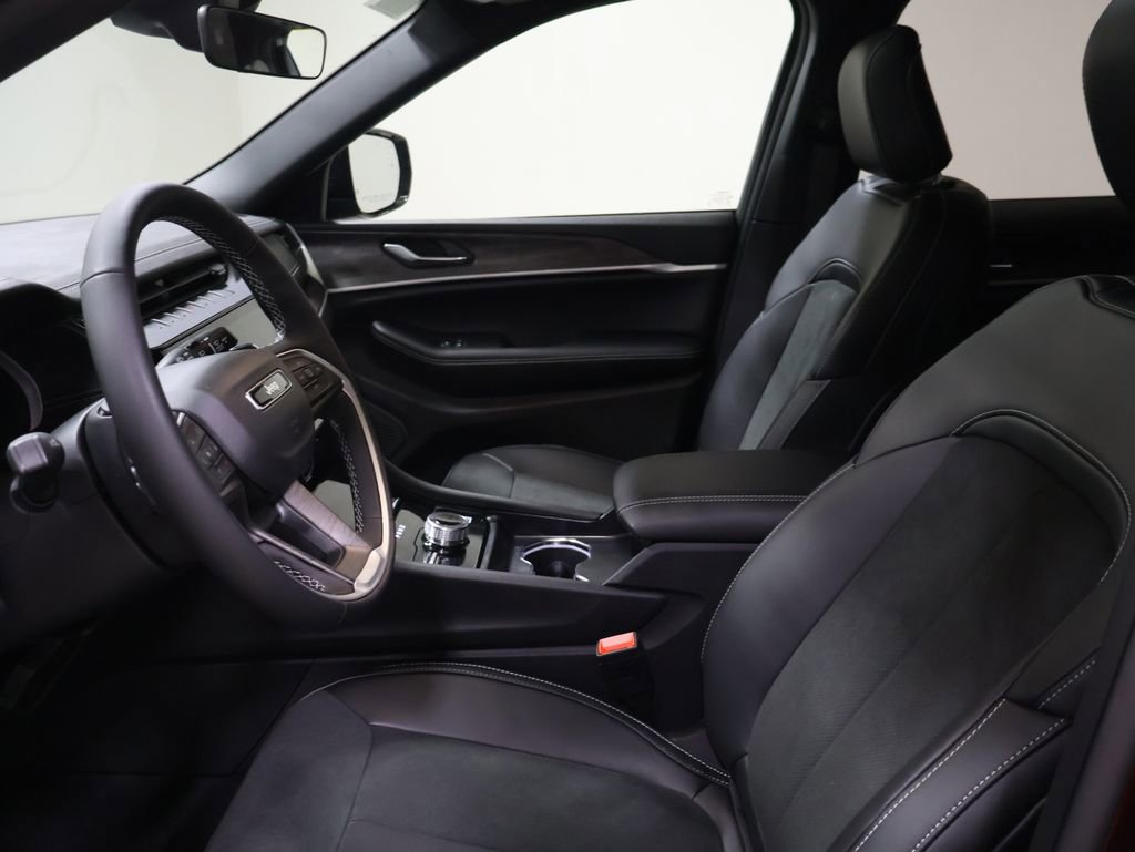 New 2026 Jeep Grand Cherokee L 4WD image 9
