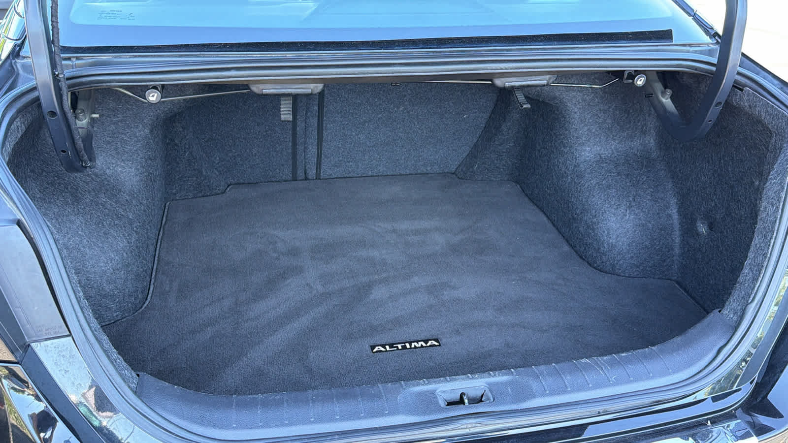 Used 2019 Nissan Altima 2.5 SL FWD image 27
