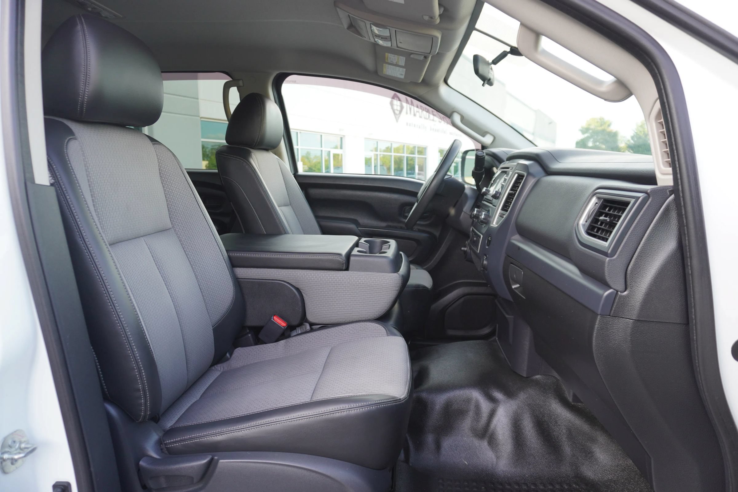 Used 2017 Nissan Titan S AWD/4WD image 12