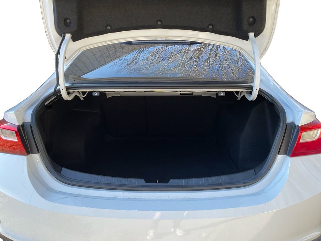 Used 2023 Chevrolet Malibu LT image 13