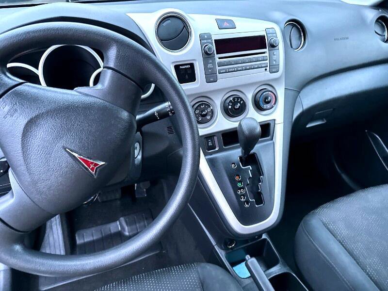 Used 2009 Pontiac Vibe w/ Preferred Package image 8