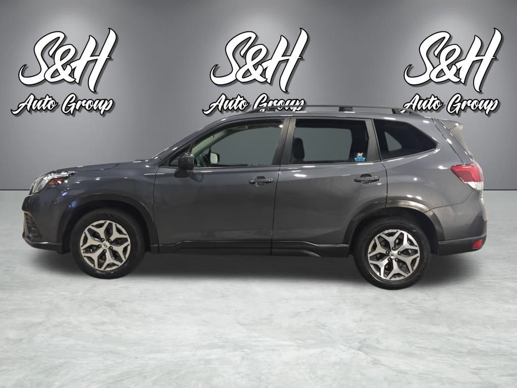 Used 2022 Subaru Forester Premium image 18