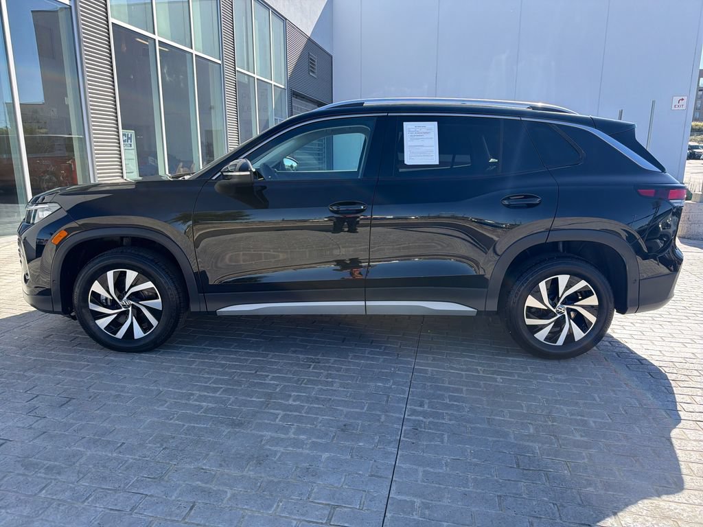 Certified 2025 Volkswagen Tiguan S AWD/4WD image 3