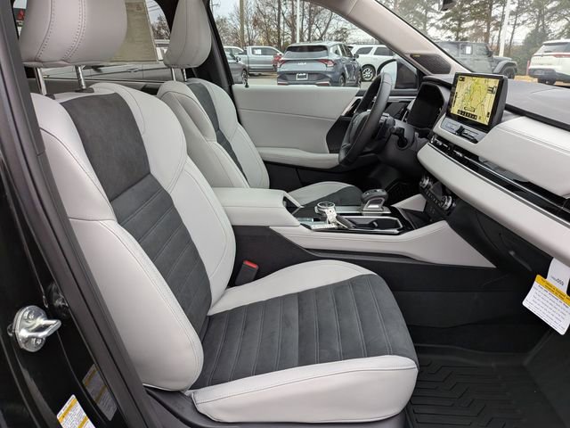 New 2025 Mitsubishi Outlander SE image 36