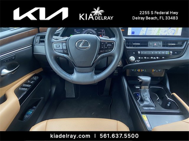 Used 2023 Lexus ES 300h w/ Premium Package image 12