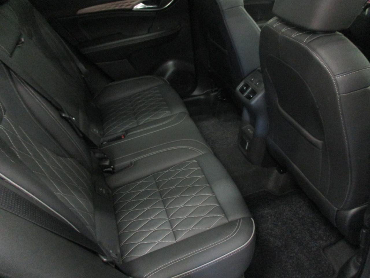 Used 2023 Buick Envision Avenir AWD/4WD image 12