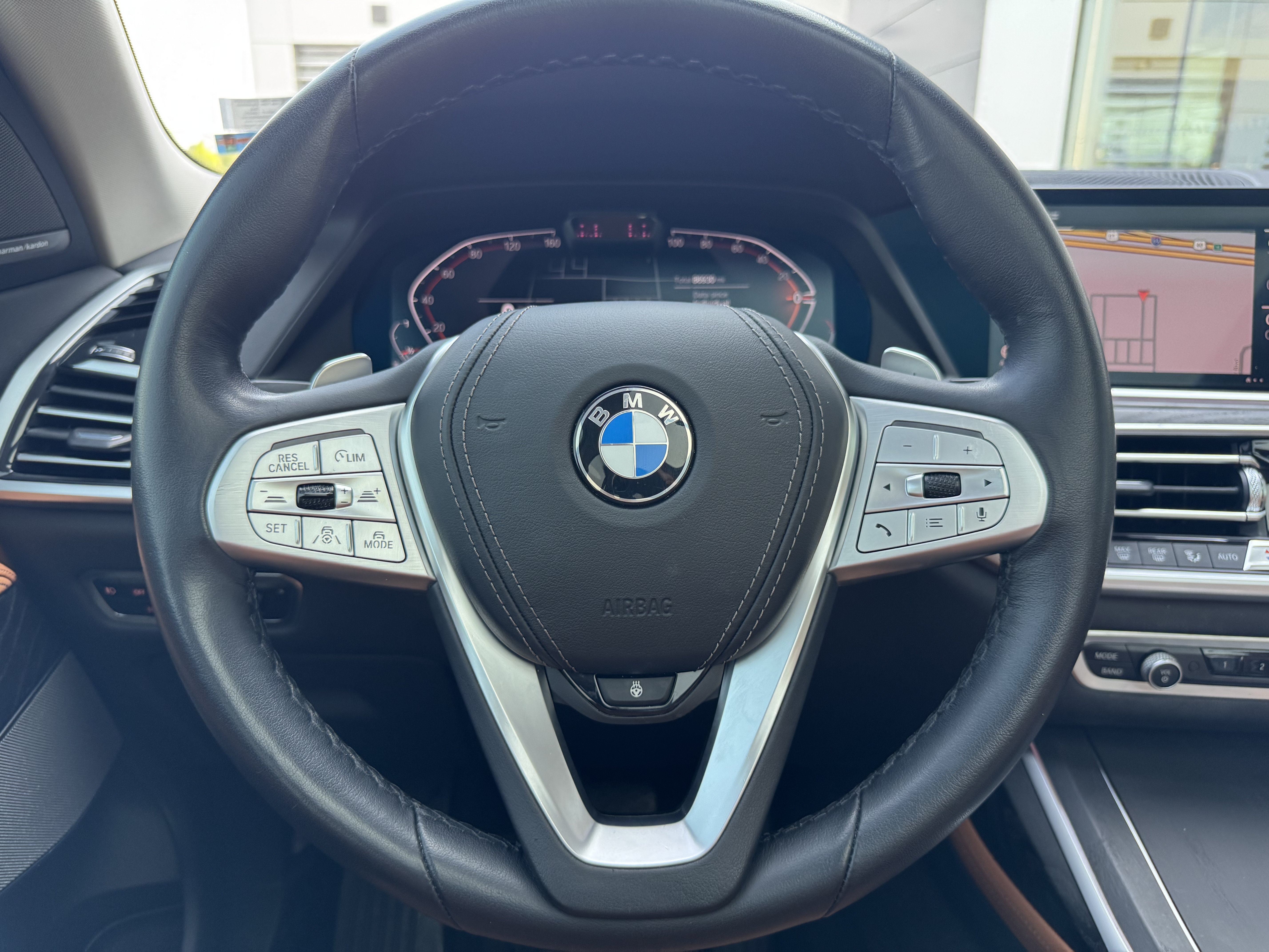 Used 2022 BMW X7 xDrive40i w/ Premium Package AWD/4WD image 15