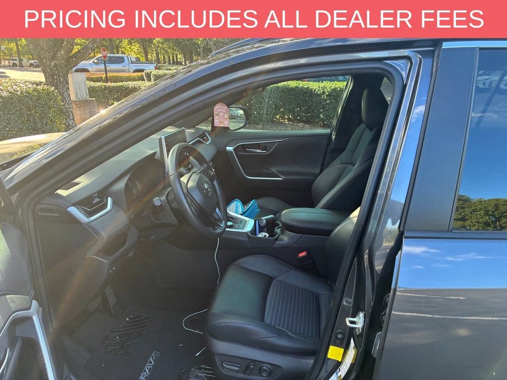 Used 2022 Toyota RAV4 XSE AWD/4WD image 10