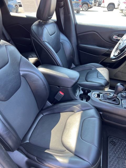 Certified 2019 Jeep Cherokee Latitude Plus image 19