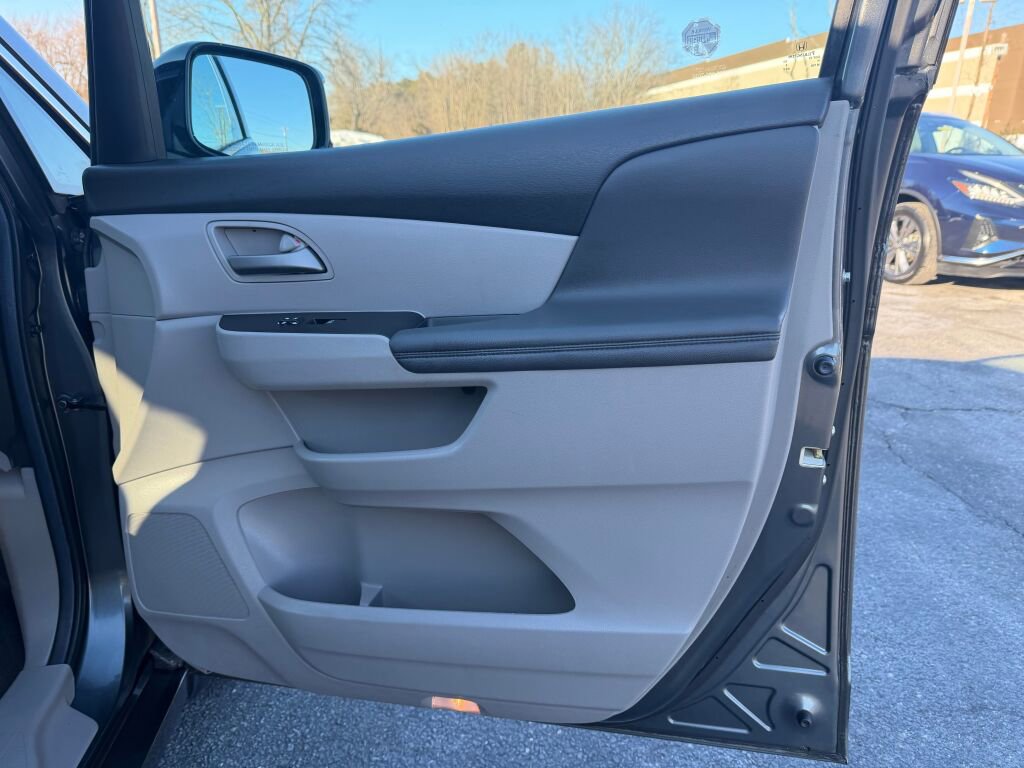 Used 2013 Honda Odyssey Touring Elite image 28