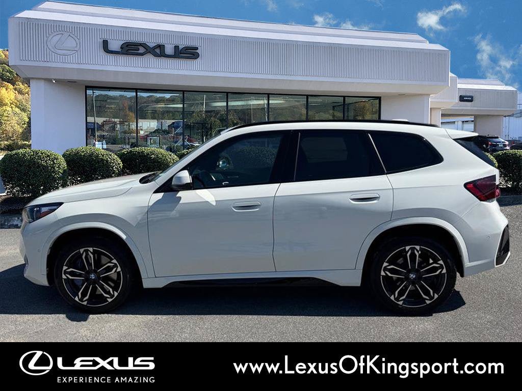 Used 2025 BMW X1 xDrive28i w/ Premium Package AWD/4WD image 2