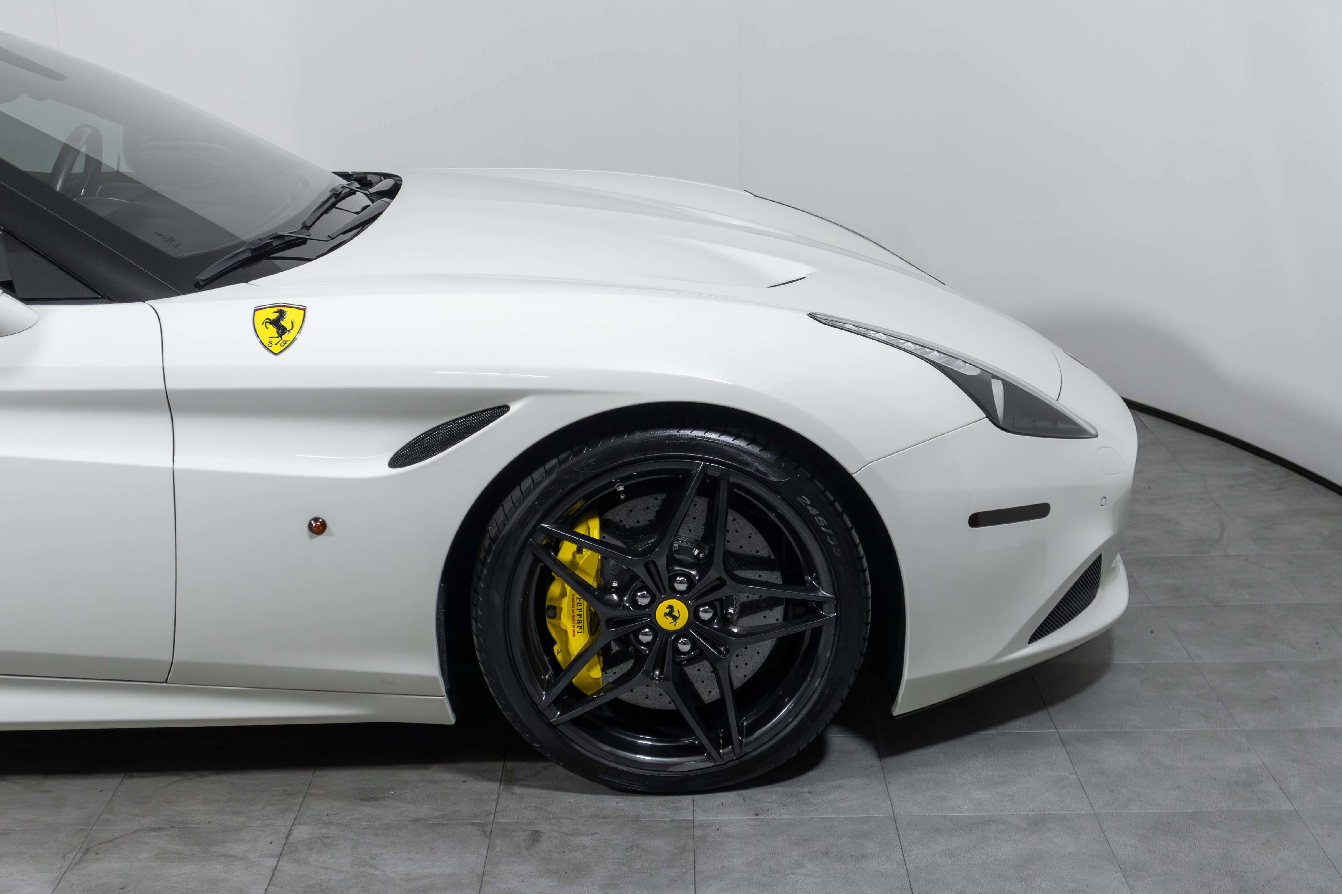 Certified 2016 Ferrari California T image 20
