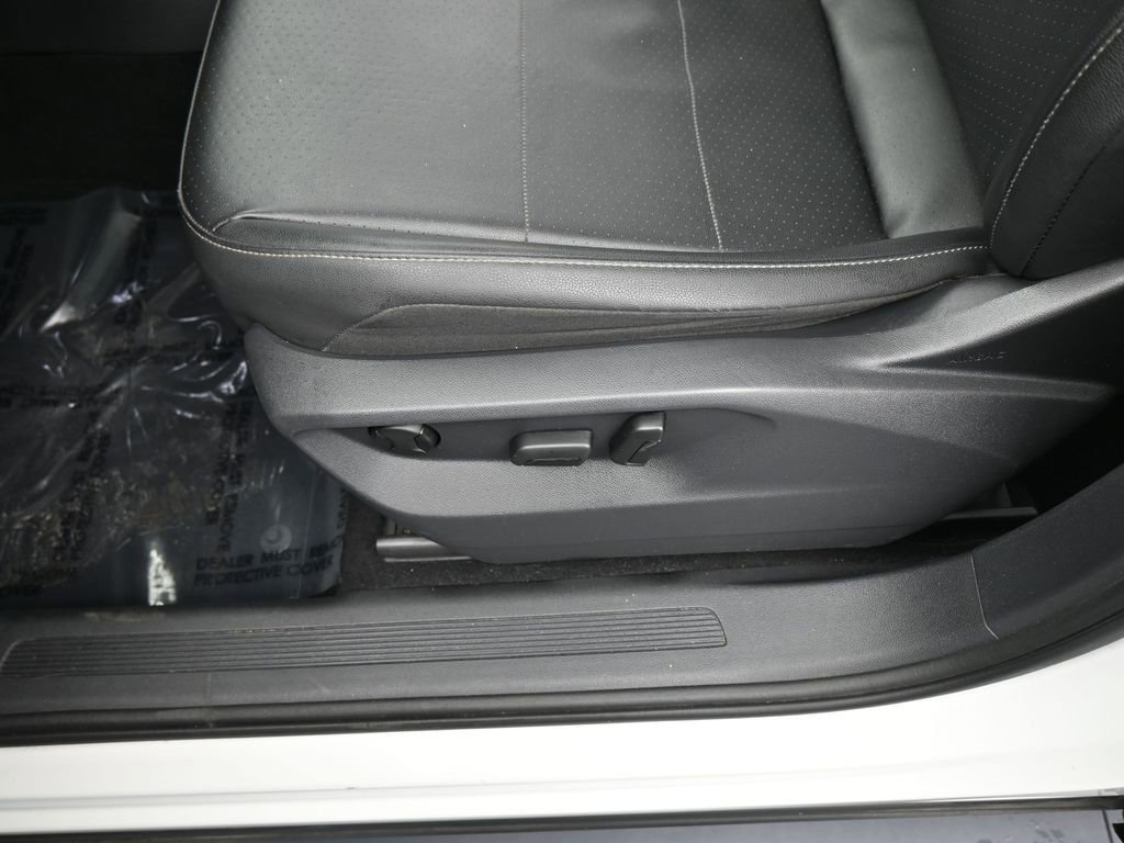 Used 2019 Volkswagen Tiguan SEL image 16