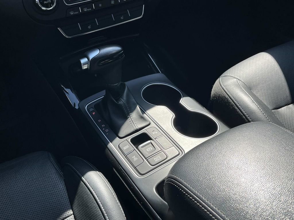Used 2019 Kia Sorento SX image 14