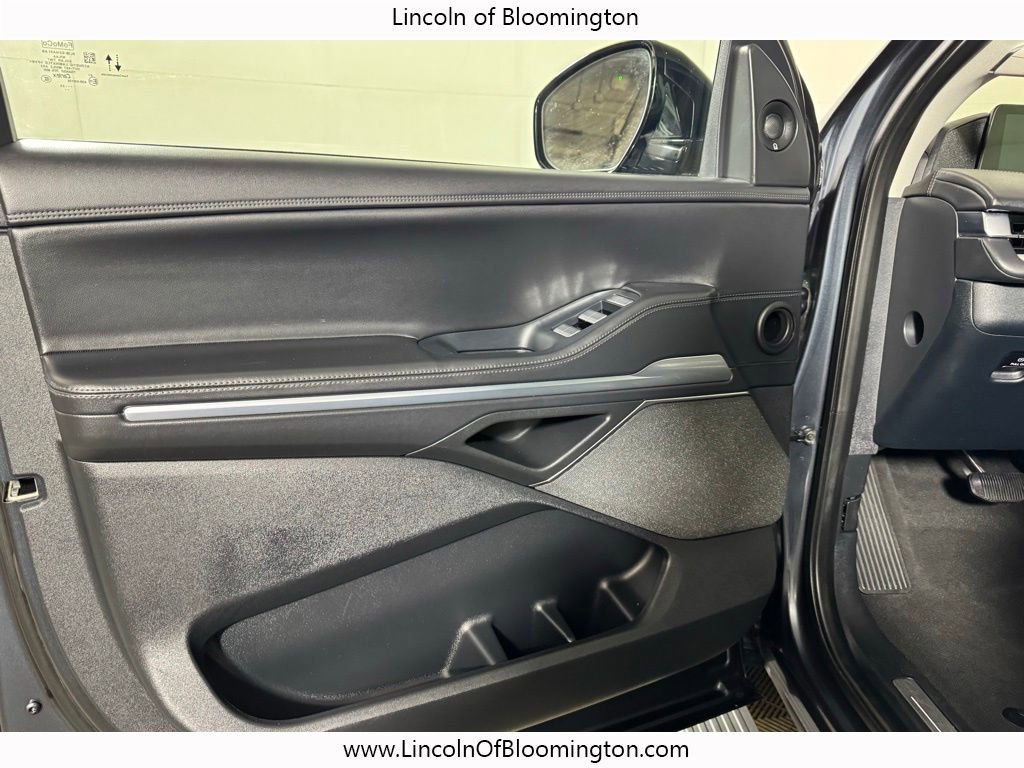 Used 2025 Lincoln Navigator L Reserve image 20