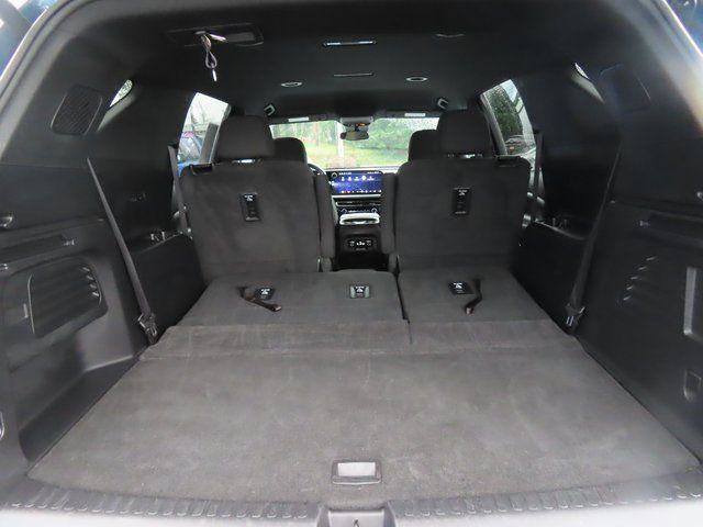 Used 2025 Chevrolet Traverse LT AWD/4WD image 31