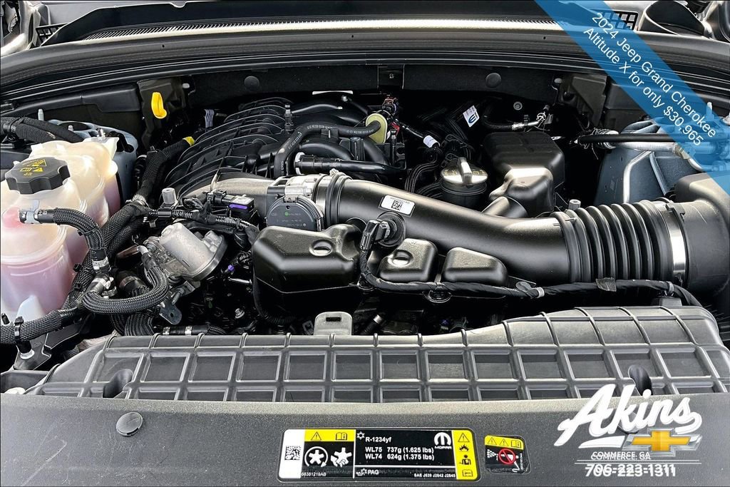 Used 2024 Jeep Grand Cherokee Altitude image 21