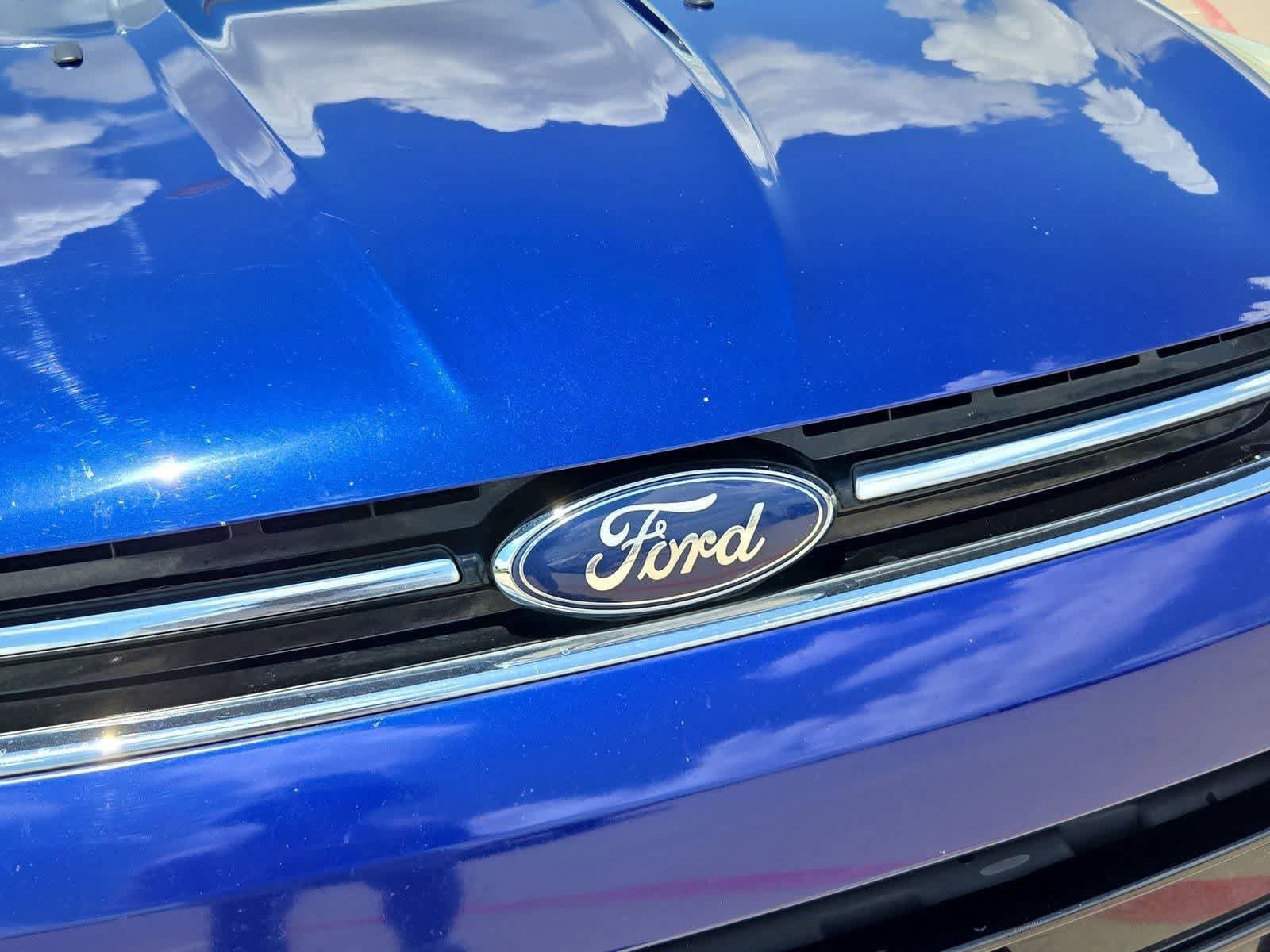 Used 2015 Ford Escape Titanium w/ Equipment Group 301A FWD image 10