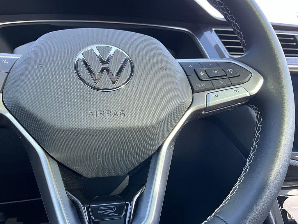 Used 2023 Volkswagen Tiguan SE R-Line image 20