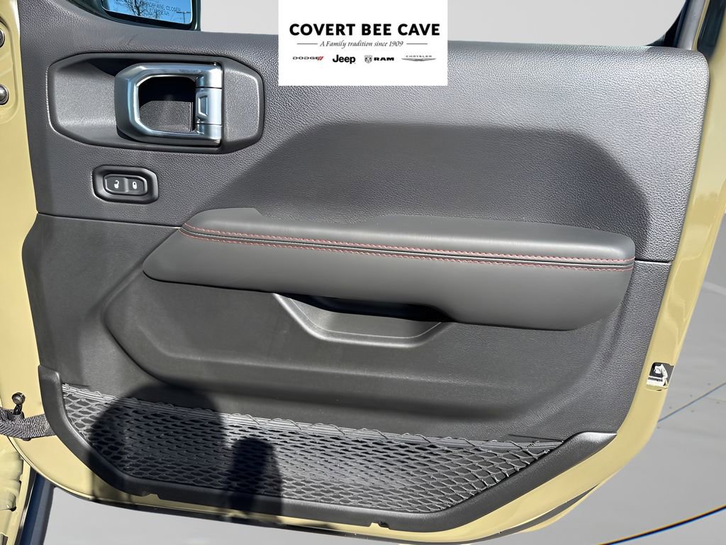 Used 2025 Jeep Wrangler Unlimited Rubicon image 15