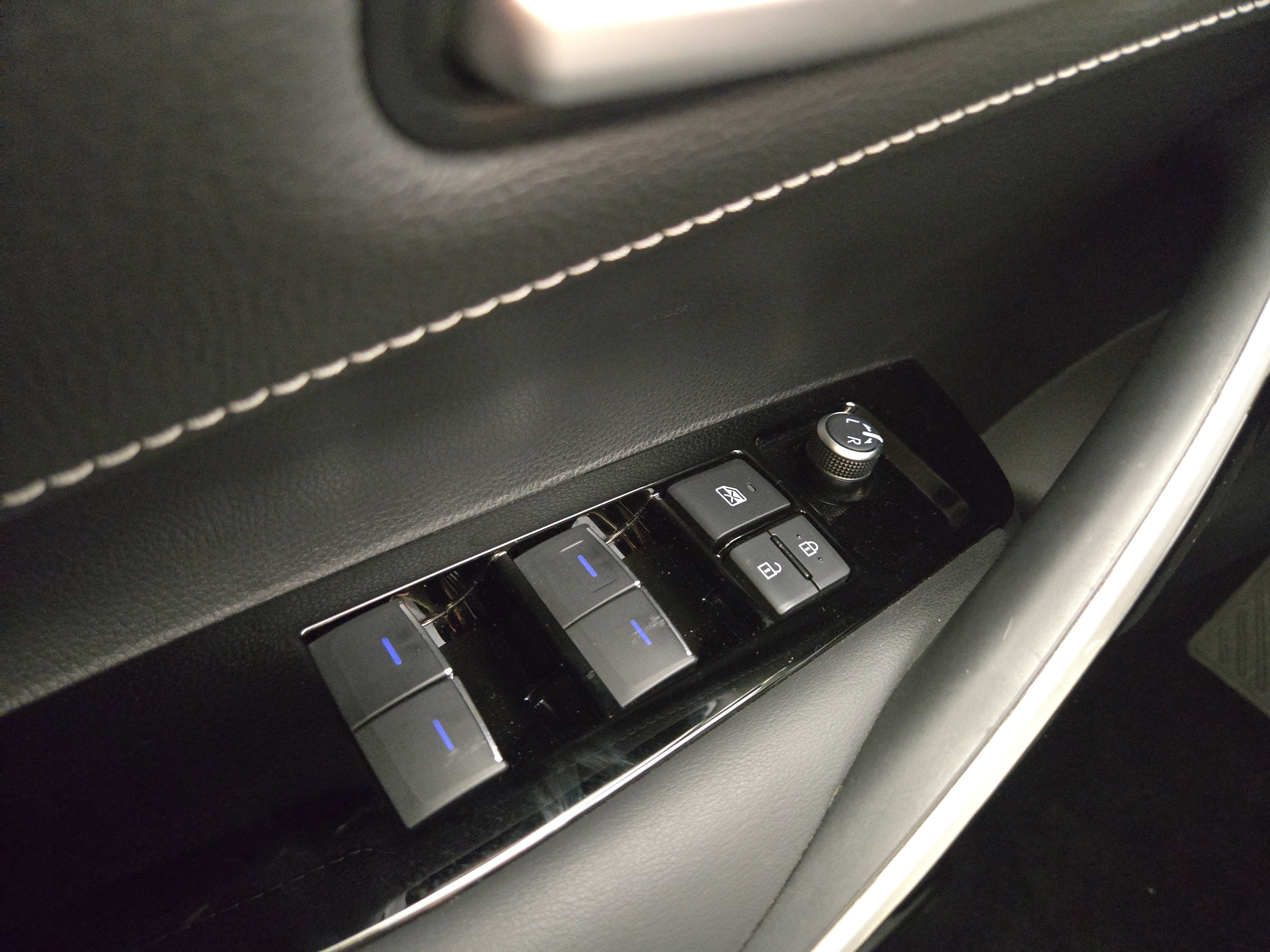 Used 2019 Toyota Corolla XSE image 27