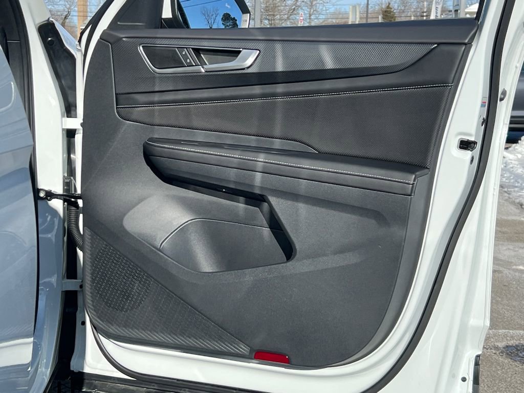 Certified 2024 Volkswagen Atlas Cross Sport SEL image 10