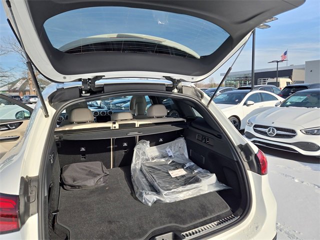 Used 2025 Mercedes-Benz GLC 350e 4MATIC image 29