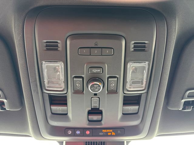 Used 2023 Chevrolet Tahoe Z71 w/ Z71 Off-Road Package AWD/4WD image 14