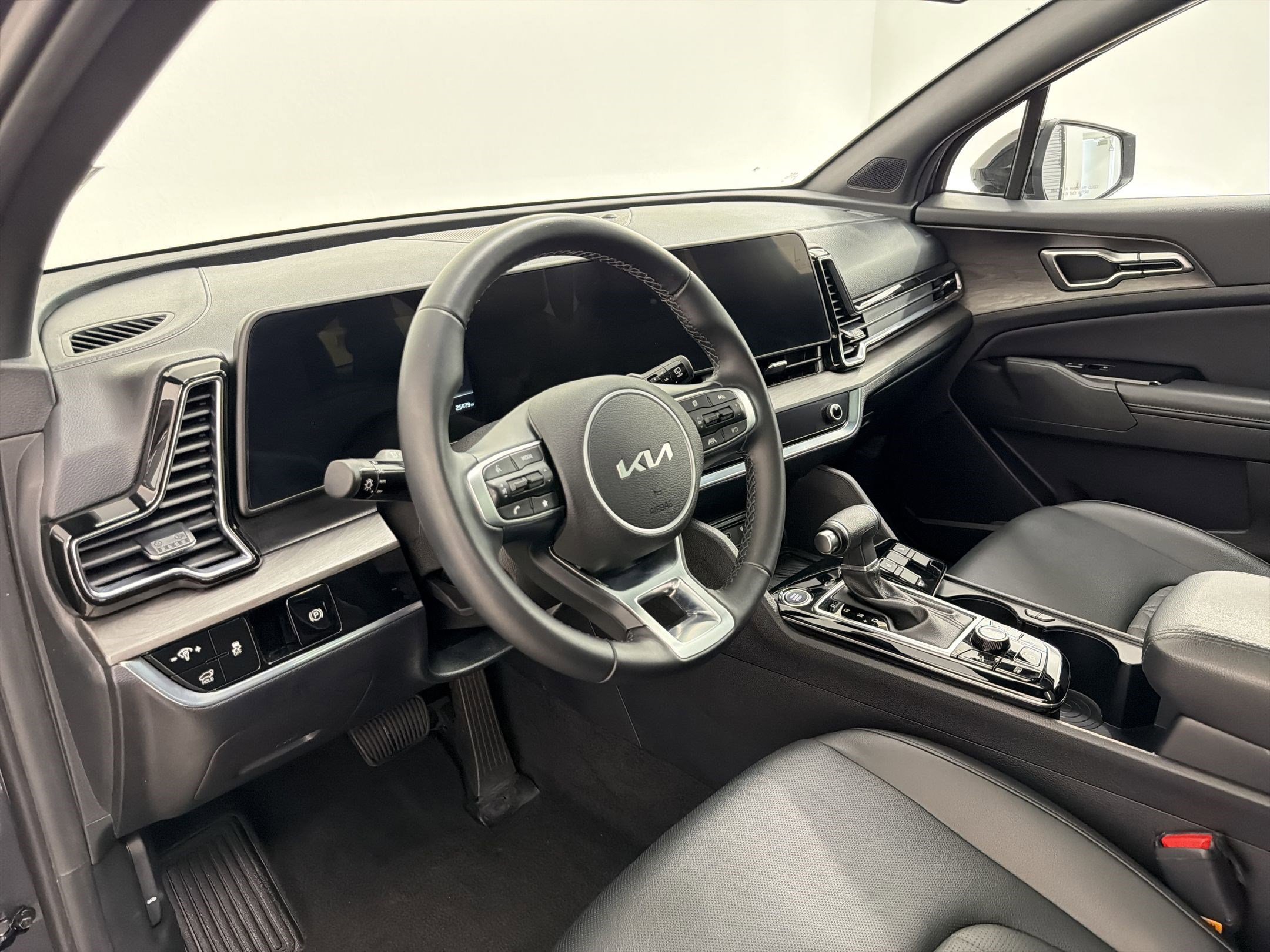 Used 2023 Kia Sportage X-Line w/ X-Line Premium Package AWD/4WD image 4
