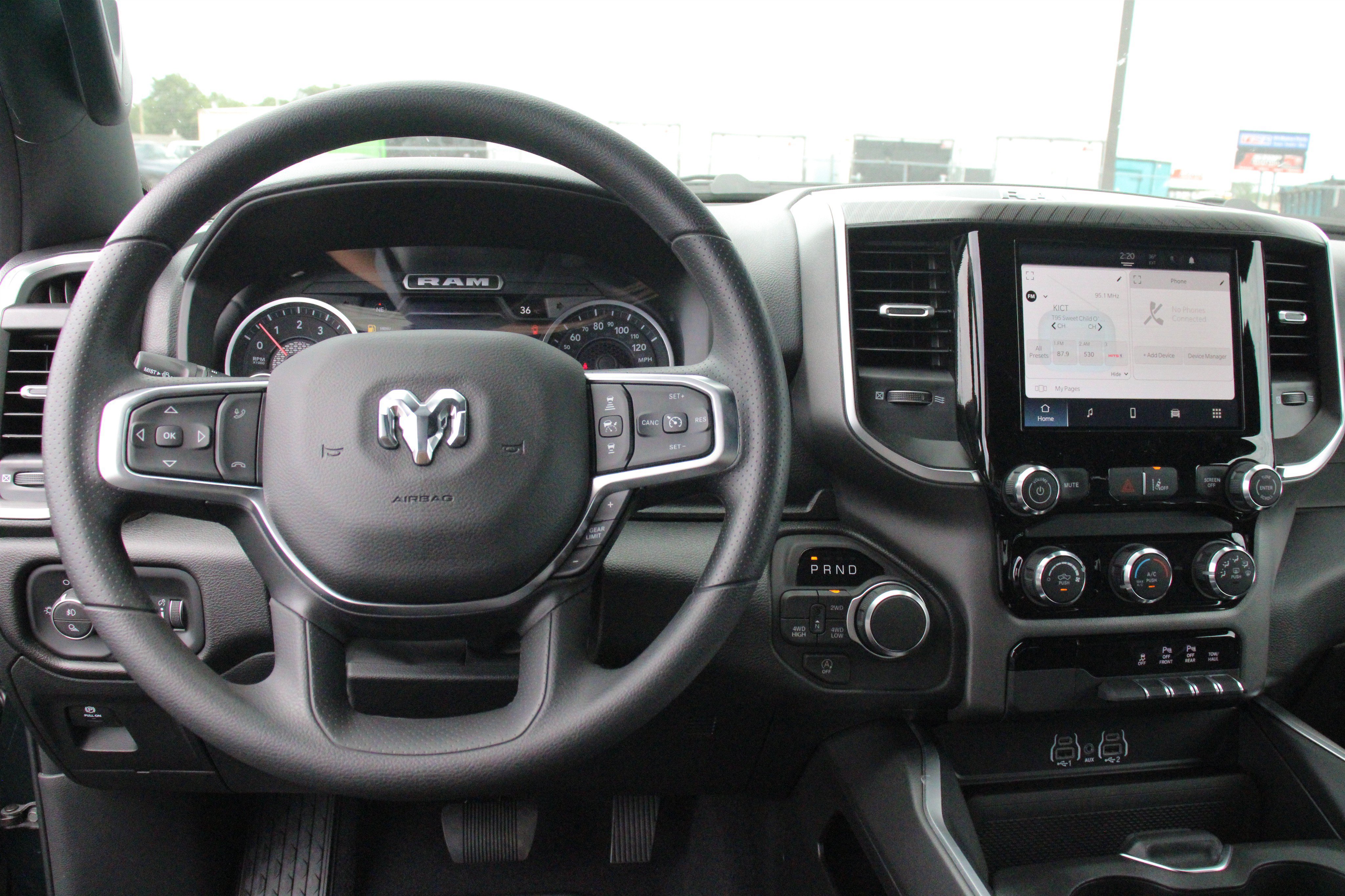 New 2026 RAM 1500 Express AWD/4WD image 8