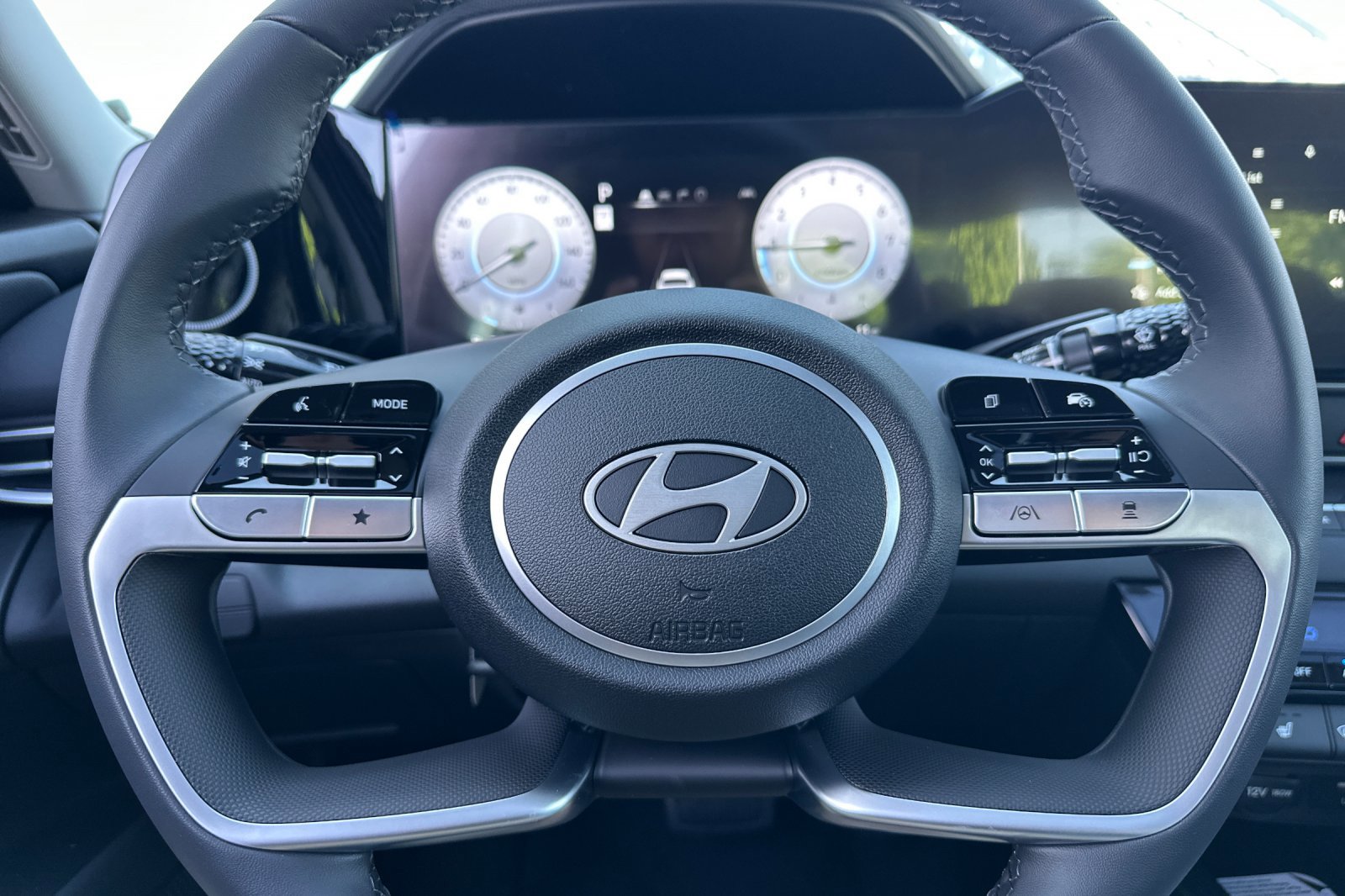 New 2026 Hyundai Elantra Limited FWD image 23