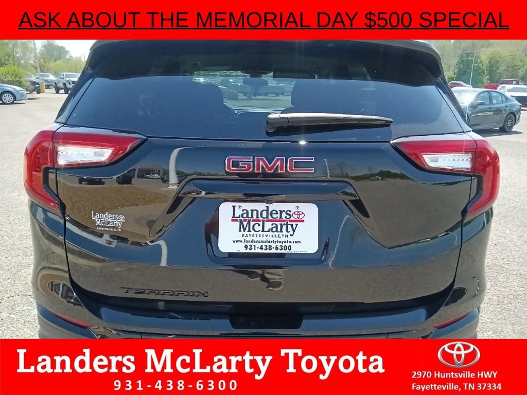 Used 2022 GMC Terrain SLE w/ Elevation Edition FWD image 4