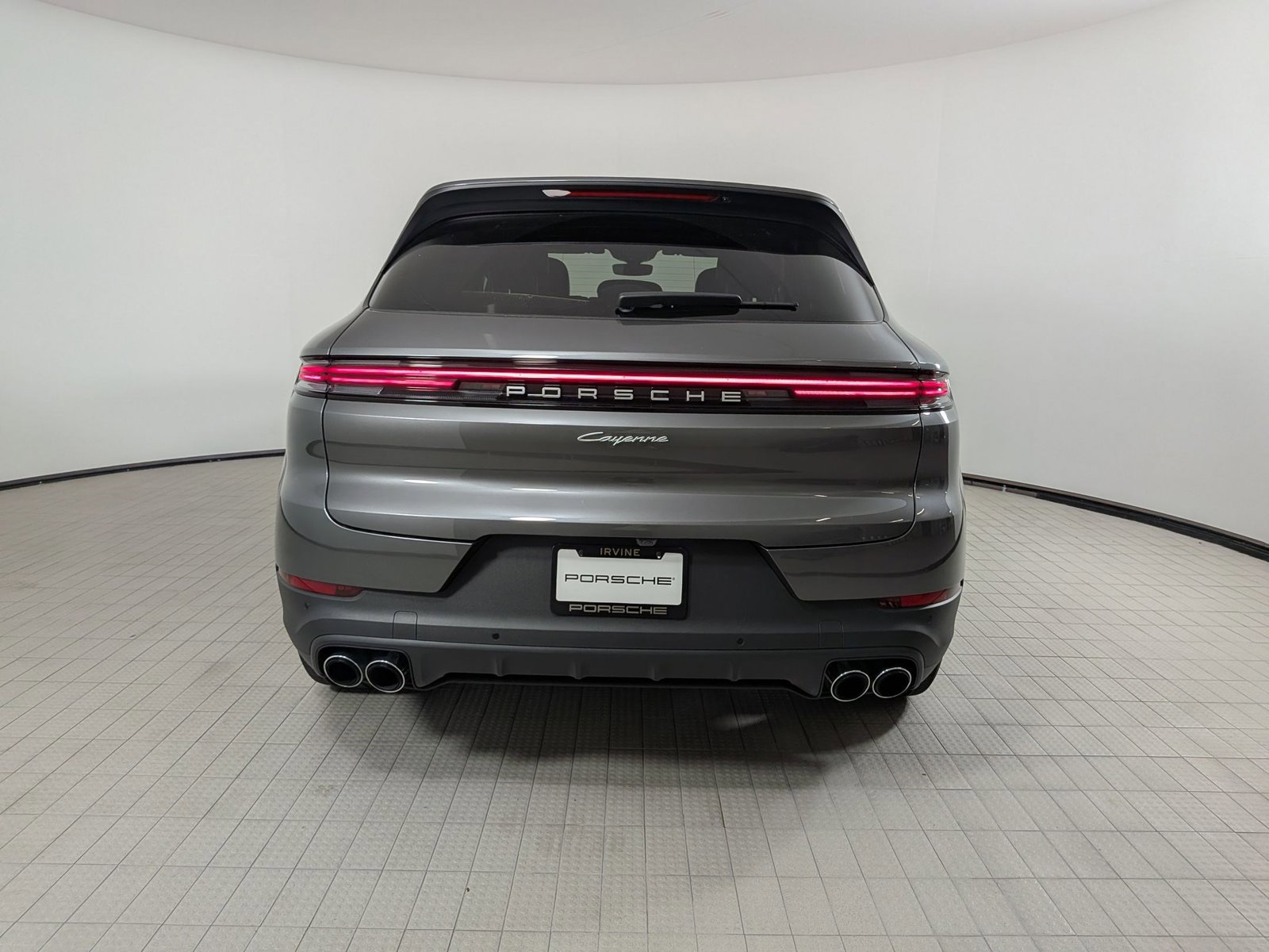 Certified 2025 Porsche Cayenne E-Hybrid AWD/4WD image 10