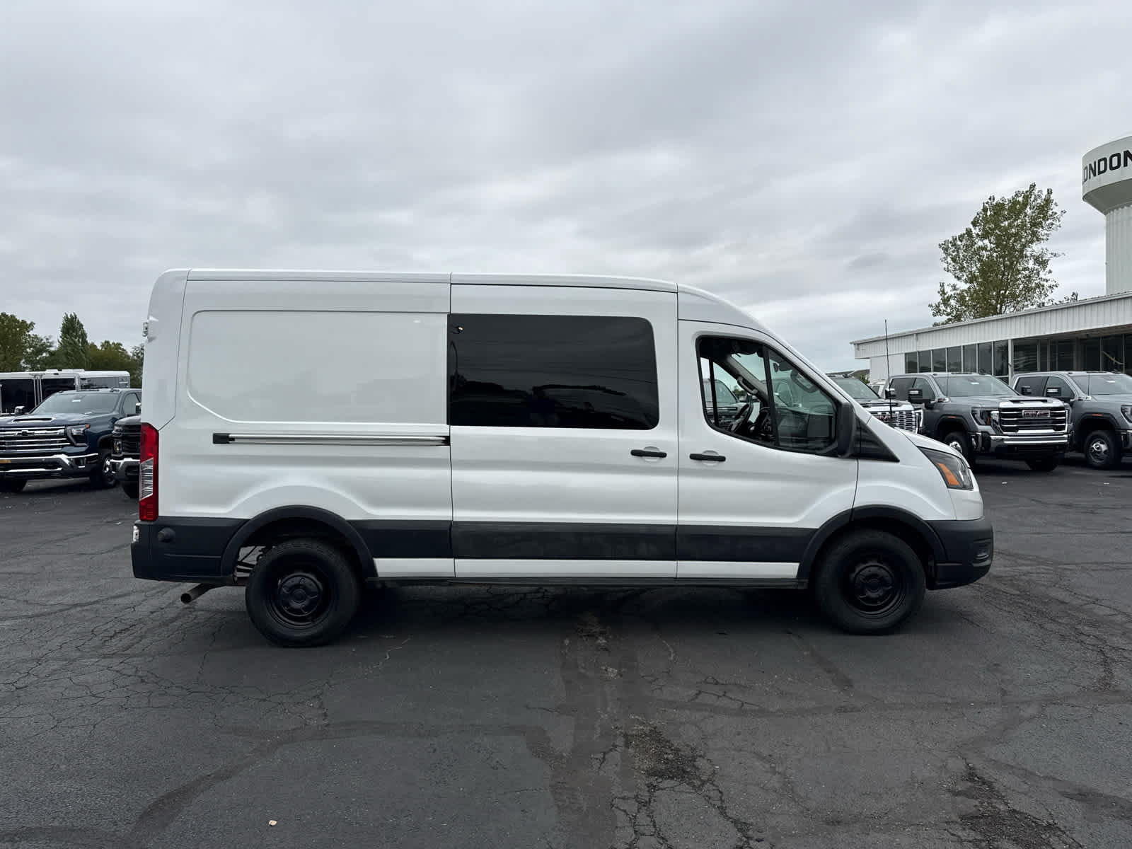 Used 2024 Ford Transit 250 148 Medium Roof w/ Load Area Protection Package RWD image 20