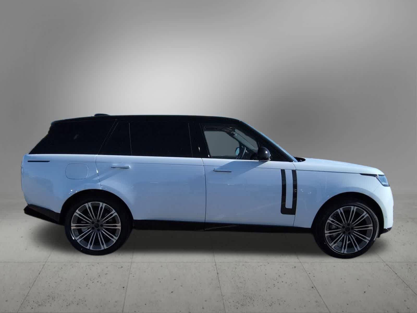 New 2026 Land Rover Range Rover Long Wheelbase SE AWD/4WD image 7