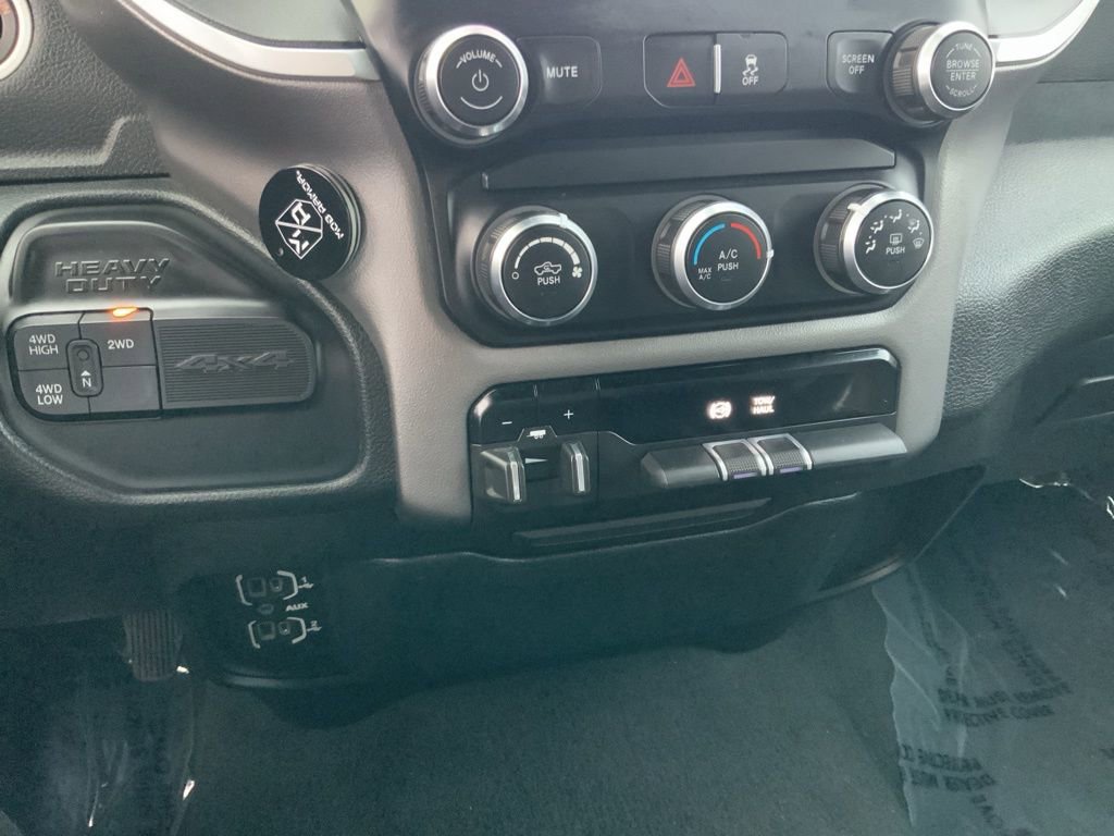 Used 2022 RAM 3500 Big Horn image 26