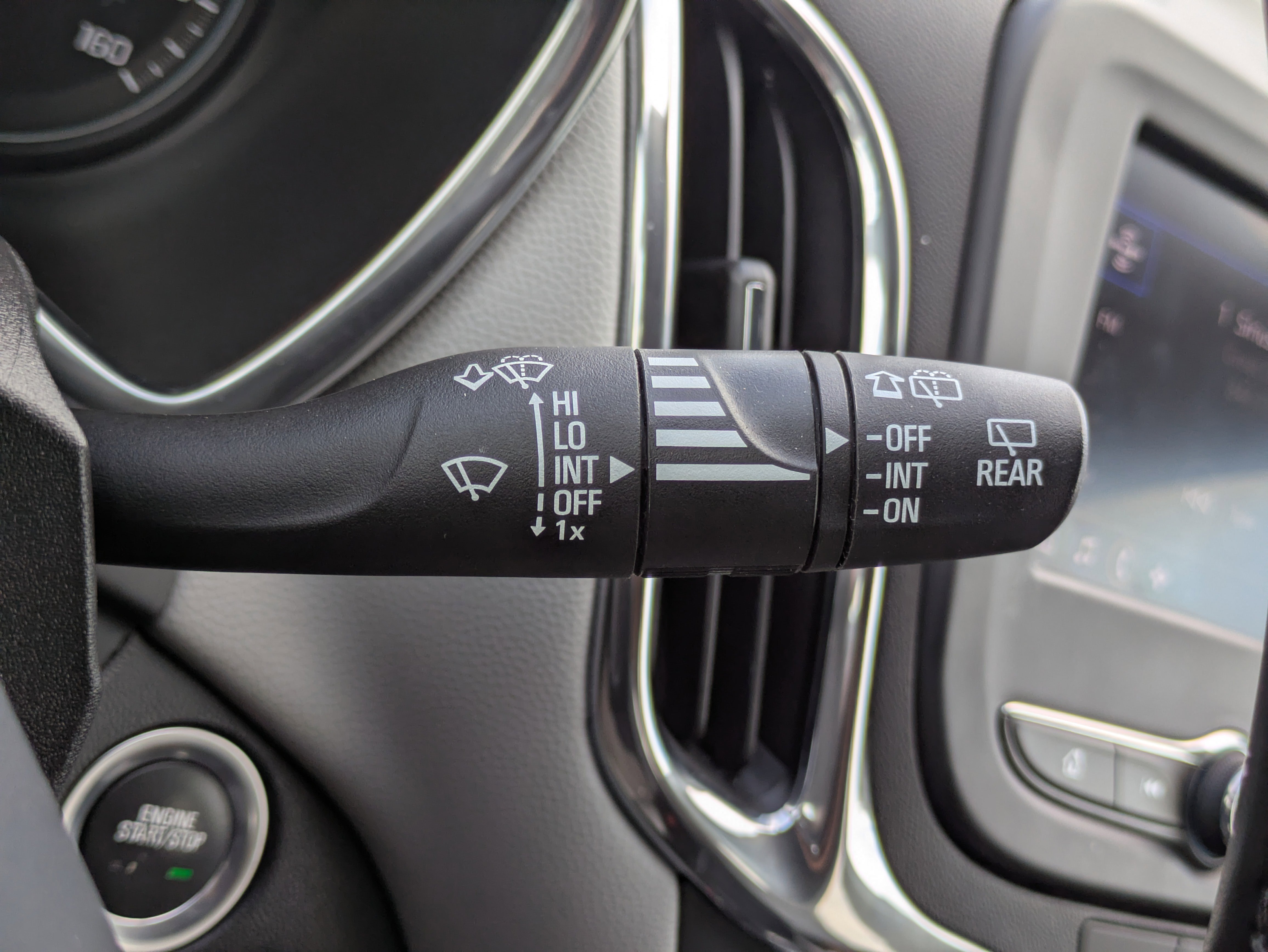 Used 2024 Chevrolet Equinox LT image 20