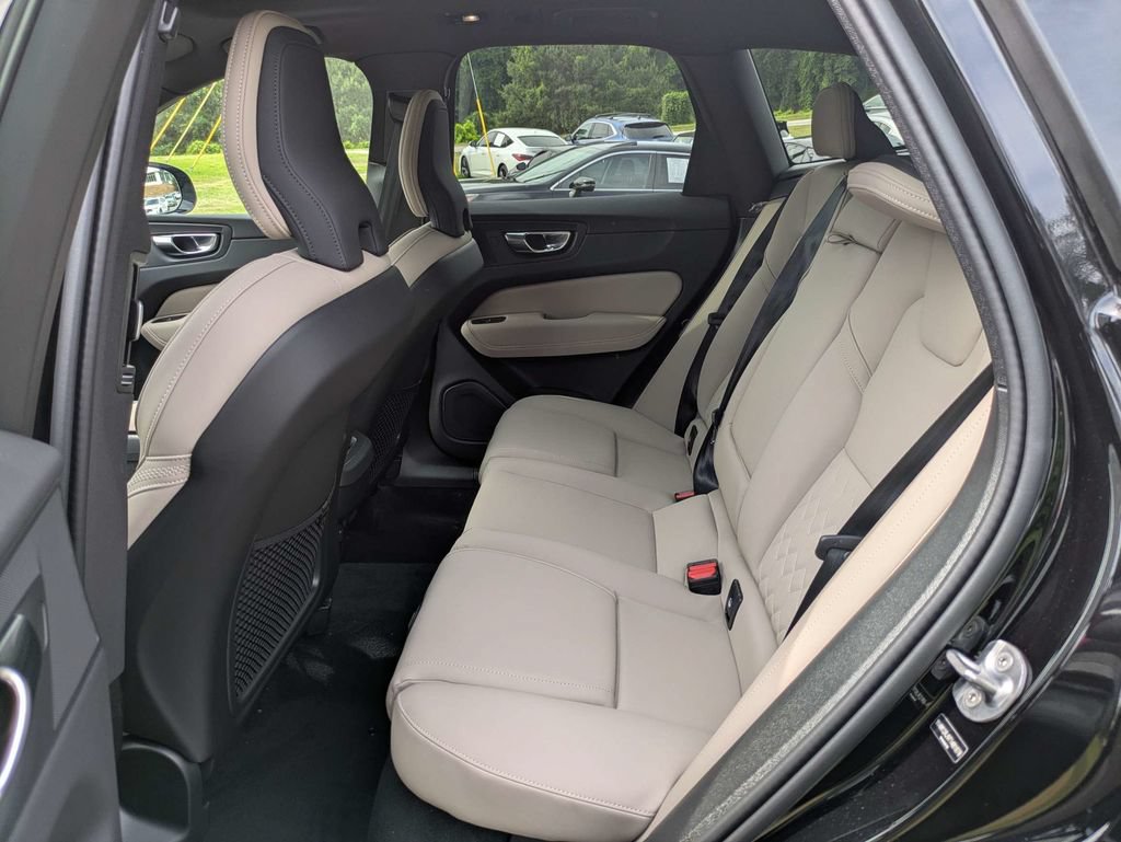 New 2026 Volvo XC60 B5 Core w/ Protection Package Premier AWD/4WD image 15