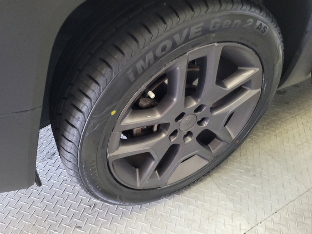 Used 2021 Jeep Renegade Latitude FWD image 31