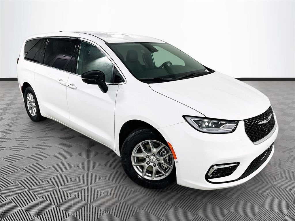 New 2026 Chrysler Pacifica Select