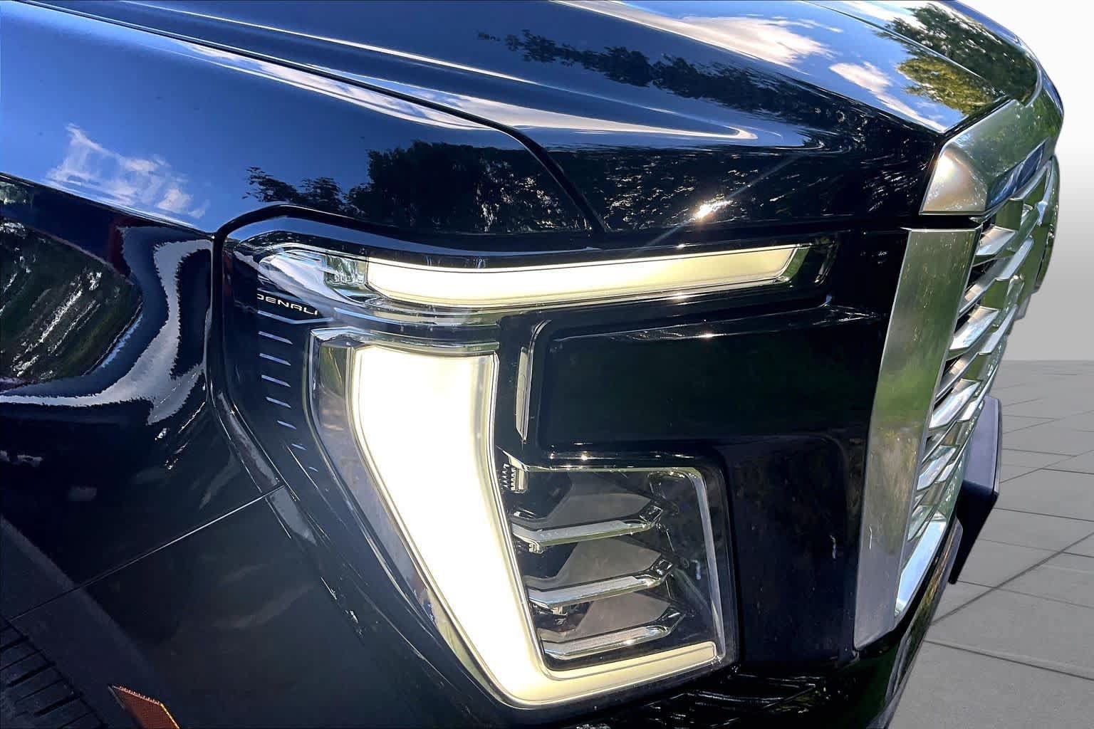 Used 2026 GMC Yukon Denali w/ Denali Reserve Package AWD/4WD image 26
