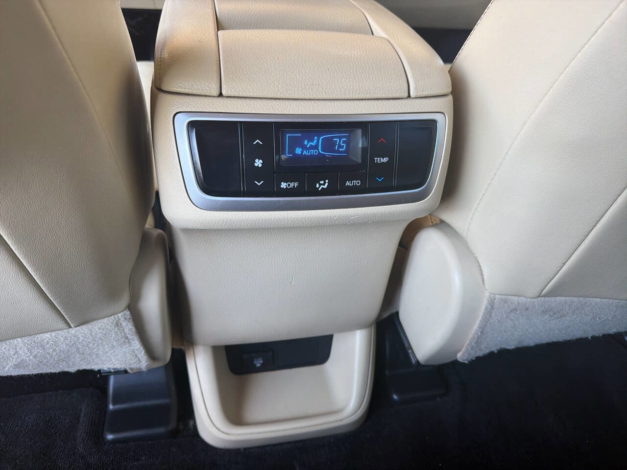 Used 2015 Toyota Highlander Limited image 21