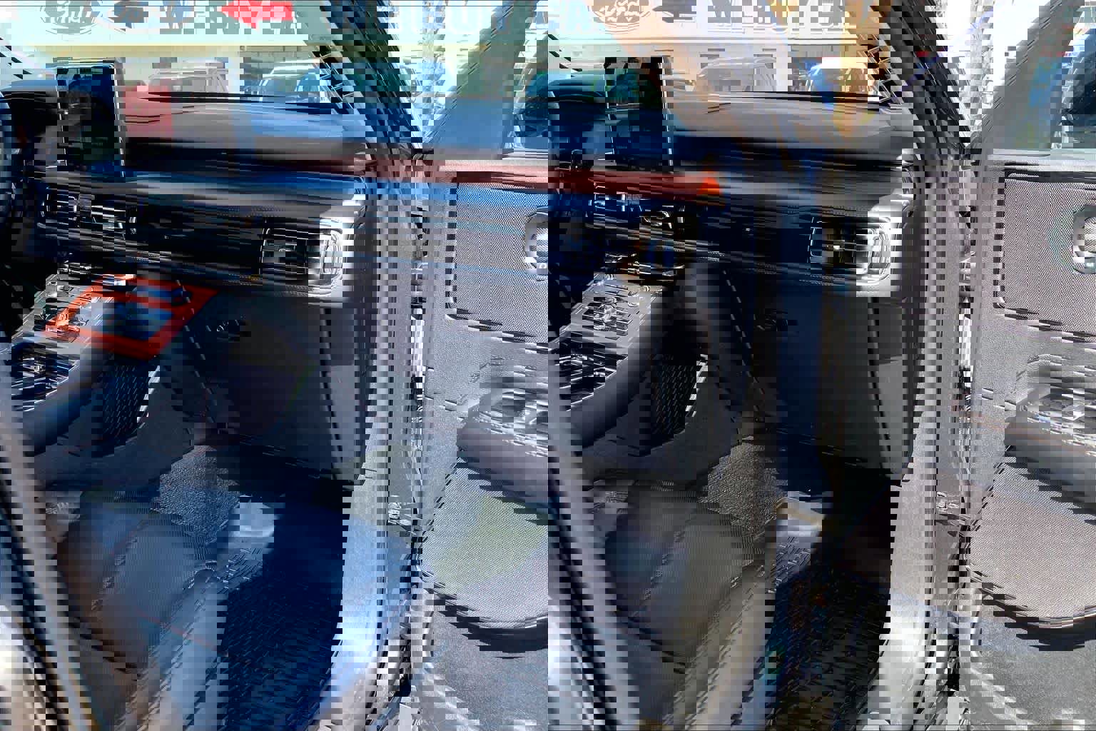 Used 2023 Lincoln Aviator Reserve w/ Equipment Group 201A image 19