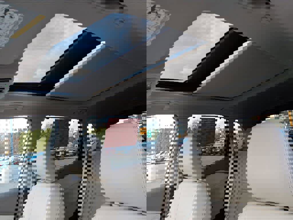 Certified 2023 Nissan Rogue SL w/ SL Premium Package image 18