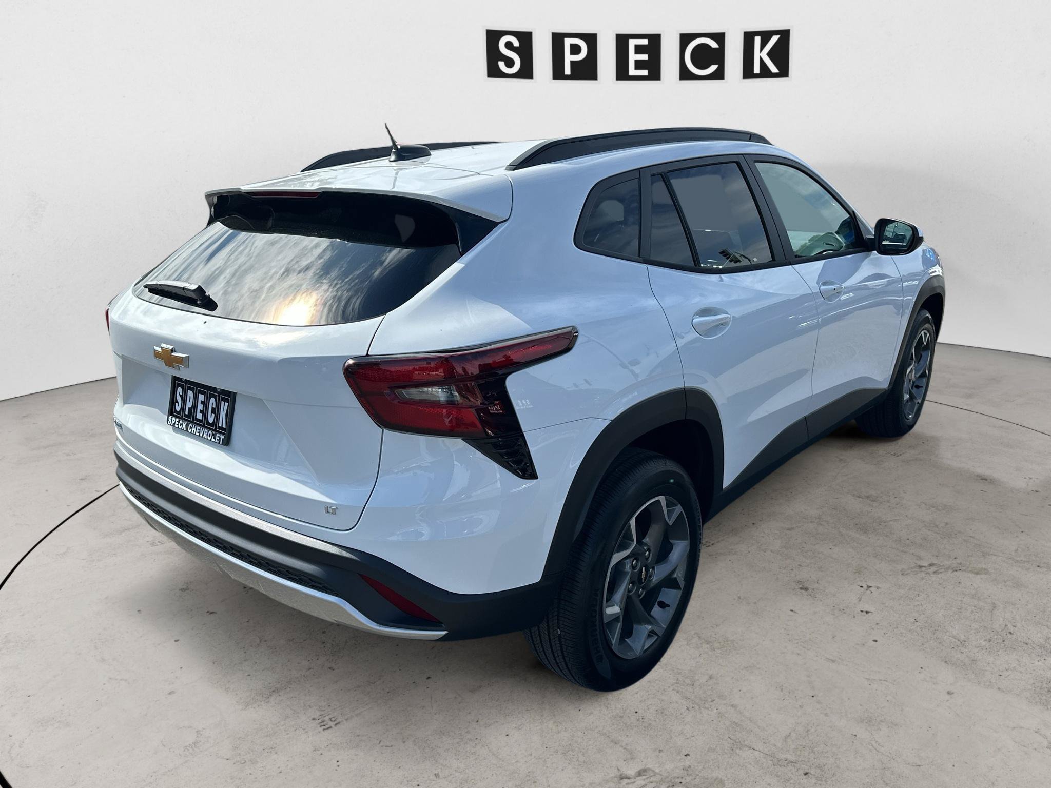 New 2026 Chevrolet Trax LT w/ LT Convenience Package FWD image 5