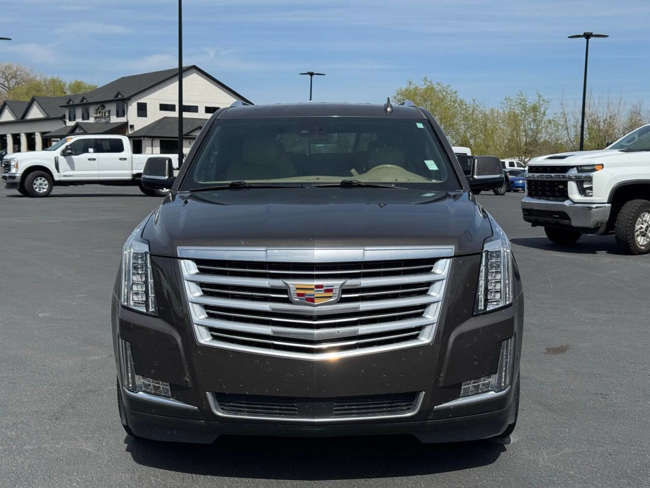 Used 2020 Cadillac Escalade ESV Platinum AWD/4WD image 2