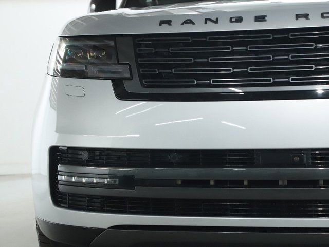 Certified 2025 Land Rover Range Rover SE image 43