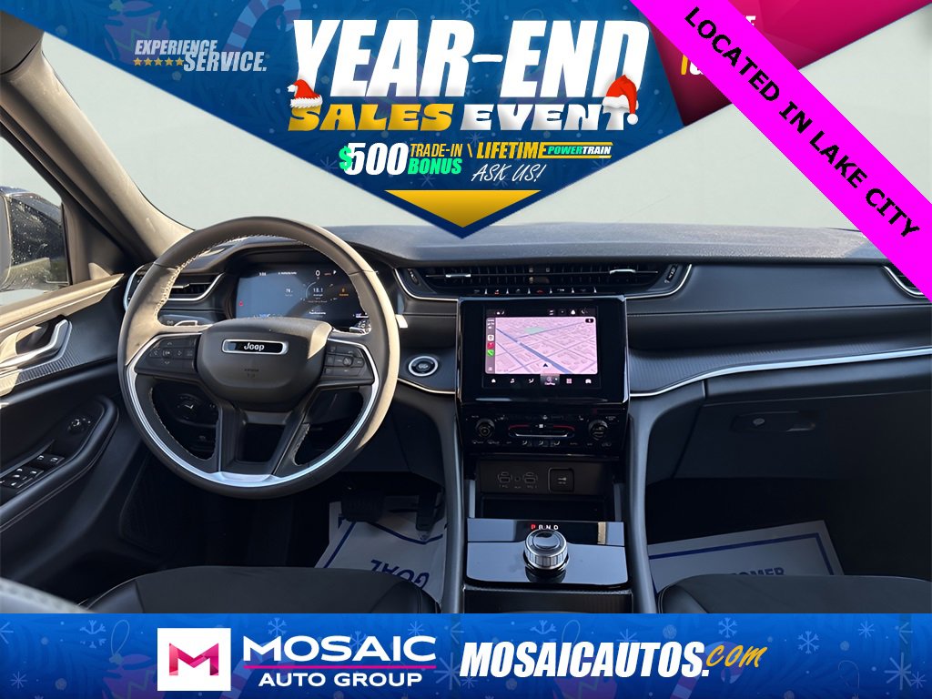 Used 2024 Jeep Grand Cherokee Altitude image 16